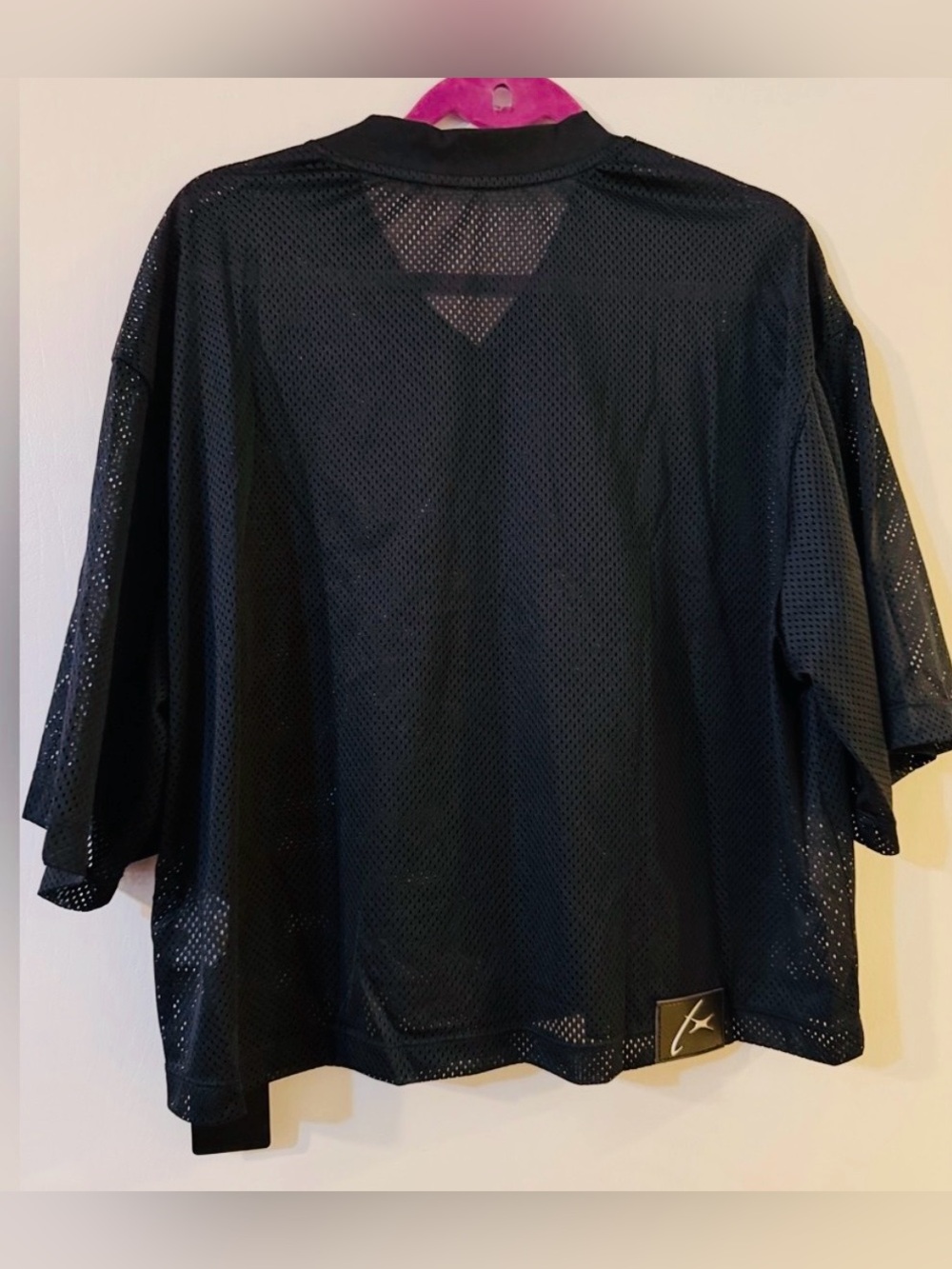 NWT Sumwon Varsity Black Embossed Cropped Top Sz S - Picture 2 of 9